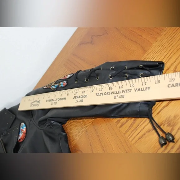 Torrid Insiders Collection Patch Moto Jacket Faux Leather Sz 0 (12/L) - Picture 8 of 9